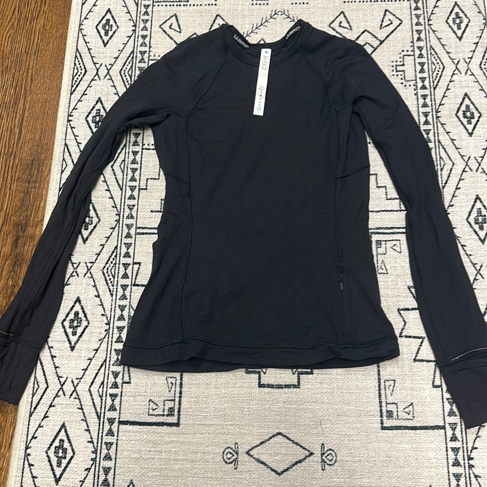 Lululemon black base layer shirt